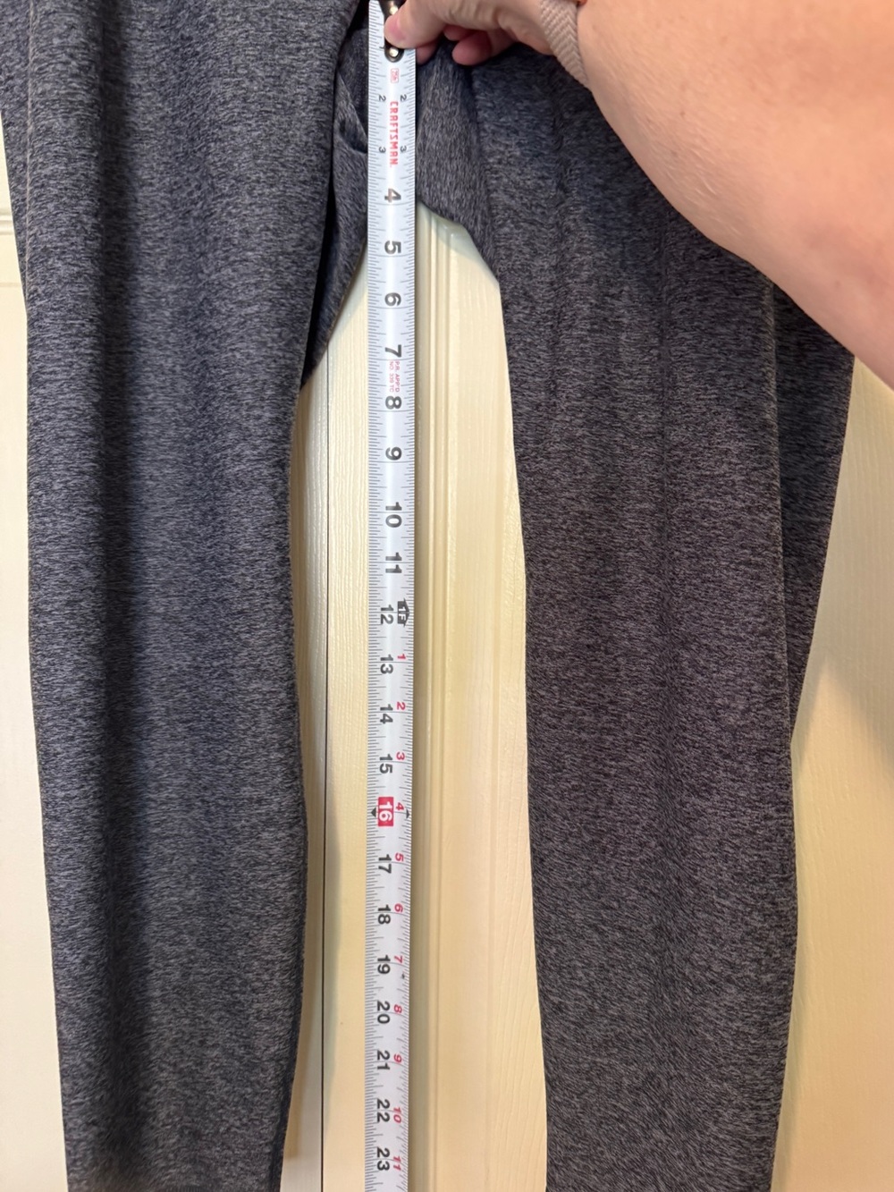 Old Navy Women's Dark Gray Leggings - Picture 4 of 6